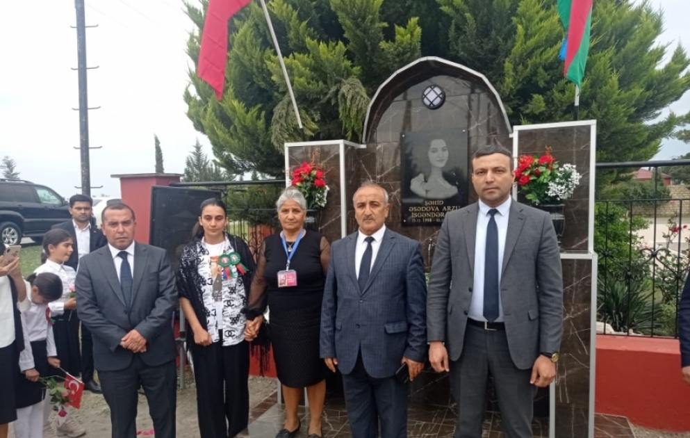 Erməni terroru zamanı şəhid olan Arzu Əsədovanın xatirəsinə inşa edilən bulaq açılıb