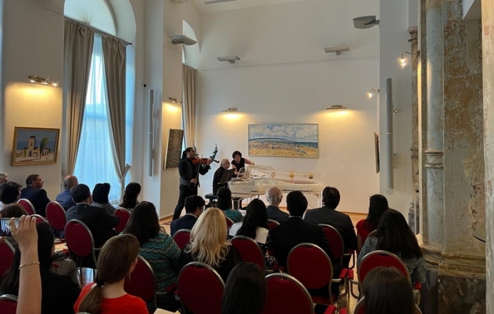 Vyanadakı Azərbaycan Mədəniyyət Mərkəzində klassik musiqi axşamı təşkil olunub