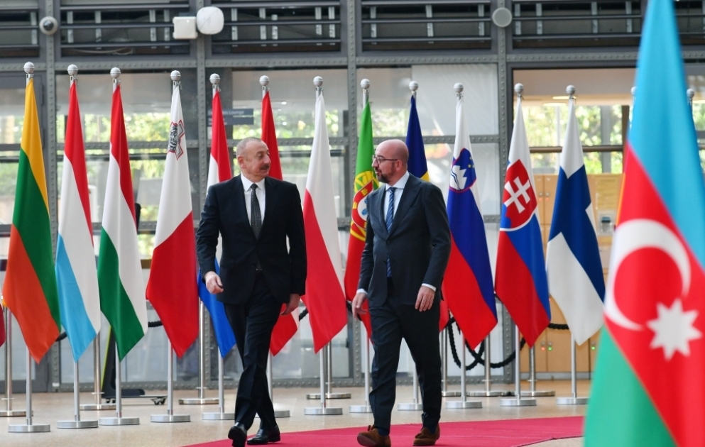 Состоялась встреча Президента Ильхама Алиева с президентом Совета Европейского Союза Шарлем Мишелем один на один