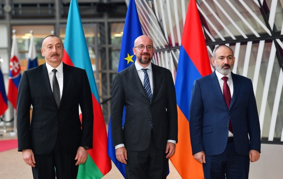 Réunion du président azerbaïdjanais avec le président du Conseil européen et le Premier ministre arménien