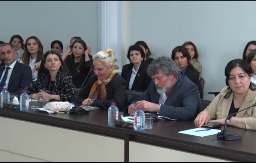 İbtidai sinif müəllimləri təhsilverənlərin sertifikatlaşdırılmasına dair məlumatlandırılıblar