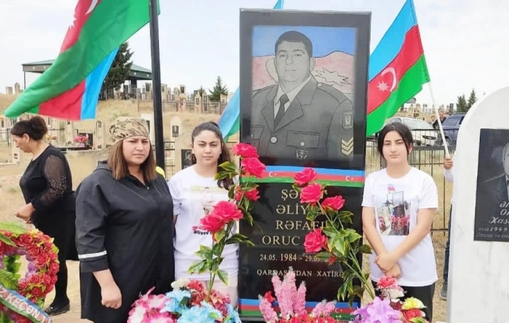 Şəhid Rəfail Əliyevin təltif edildiyi medal övladına təqdim olunub