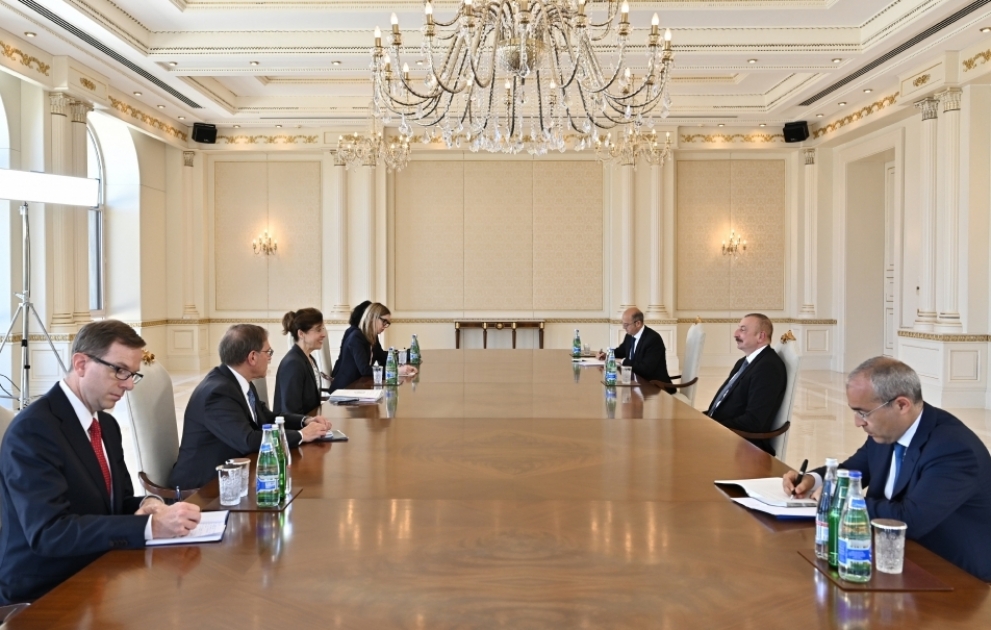 Prezident İlham Əliyev ABŞ dövlət katibinin enerji diplomatiyası üzrə müavininin müşavirini qəbul edib