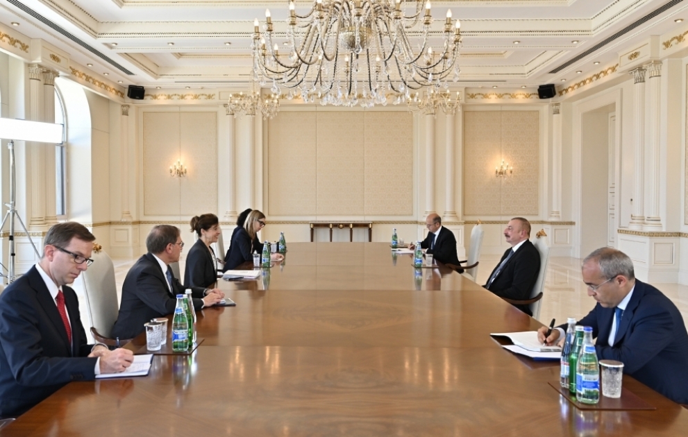 Präsident Ilham Aliyev empfängt Beraterin des stellvertretenden US-Sekretärs für Energiediplomatie