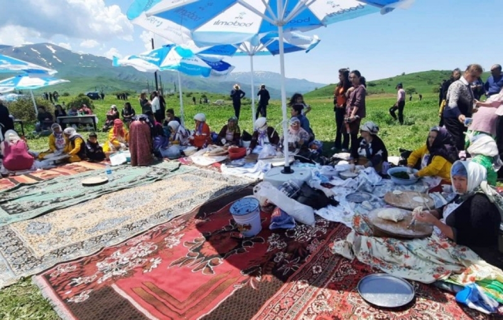 Batabatda keçirilən “Xalq yaradıcılığı günü”ndən FOTOREPORTAJ