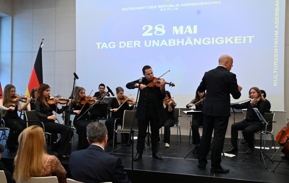 Berlində yeni istifadəyə verilmiş Azərbaycan Mədəniyyət Mərkəzində Müstəqillik Günü ilə bağlı tədbir keçirilib
