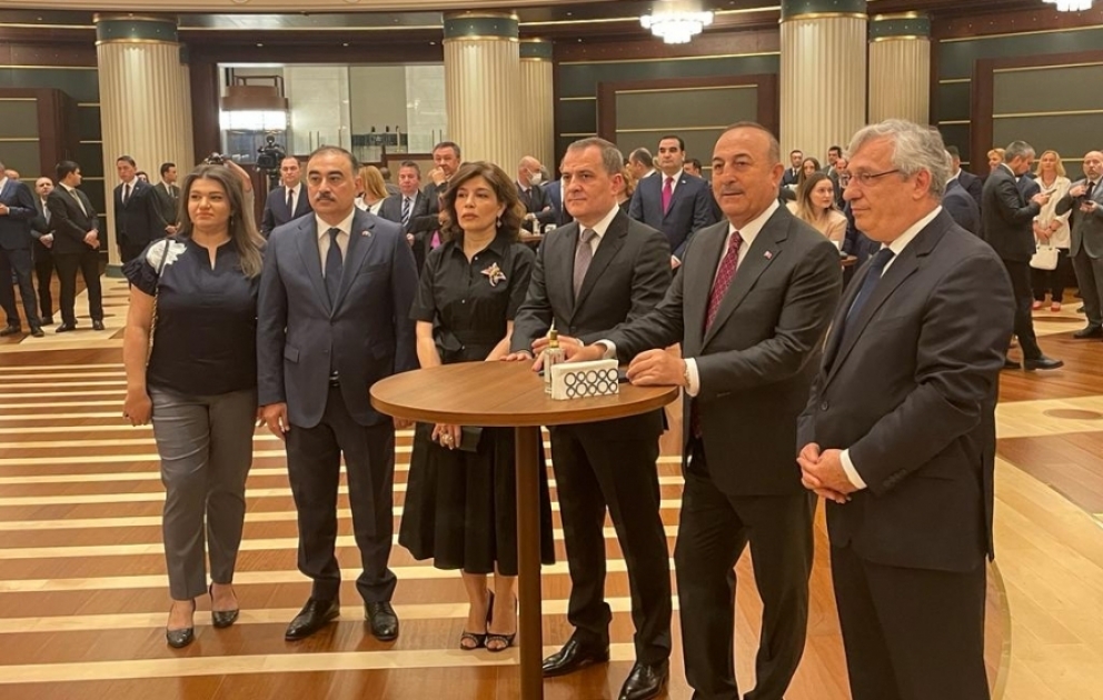 Türkiyənin qardaş və dost ölkələrlə diplomatik münasibətlərinin qurulmasının otuzuncu ildönümünə həsr olunan rəsmi qəbul keçirilib