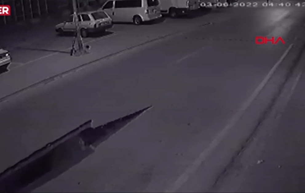 Asfalt suyun təzyiqindən çöküb
