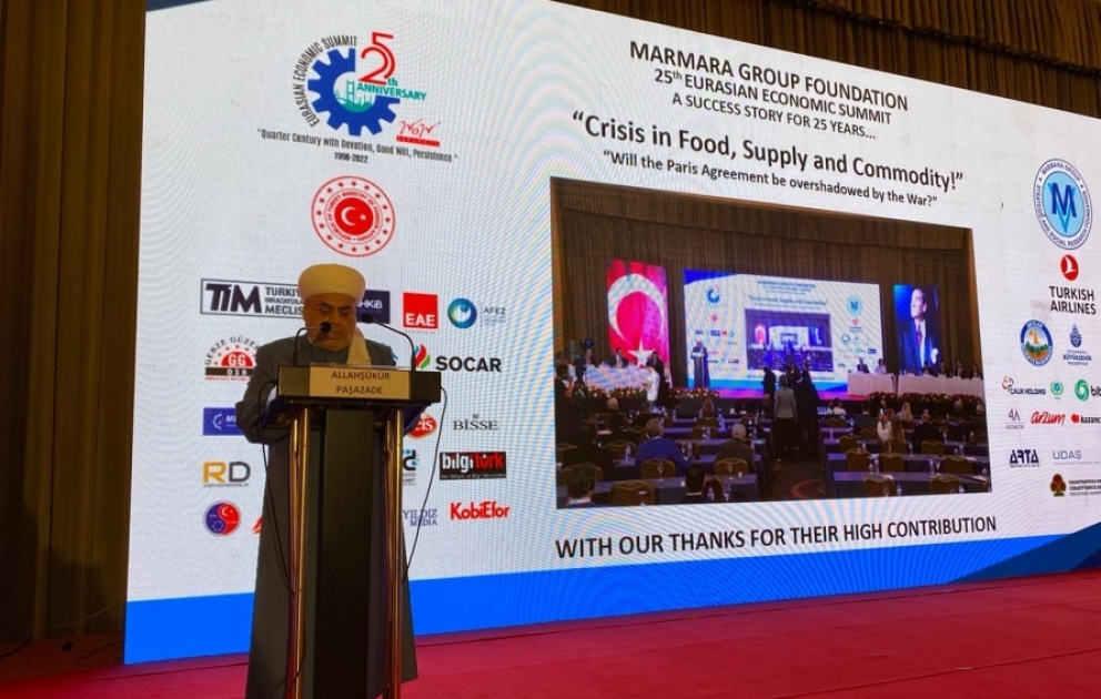 Allahşükür Paşazadə: Bəşəriyyətin gələcəyinə təhlükə yaradan problemlərin əsas mənbəyi insanların mənəvi-əxlaqi köklərindən ayrılmasıdır