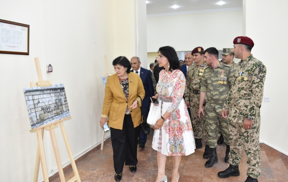 Qurtuluş Gününə həsr olunmuş “Qələbənin imza günü” adlı fotosərgi açılıb