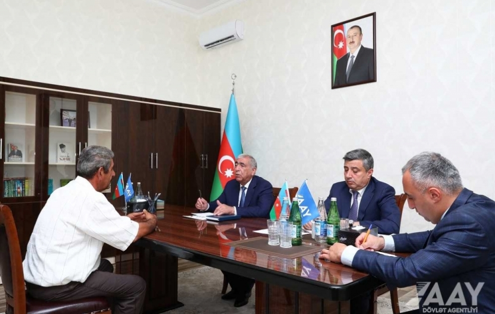 Azərbaycan Avtomobil Yolları Dövlət Agentliyinin İdarə Heyətinin sədri Naftalanda vətəndaşlarla görüşüb