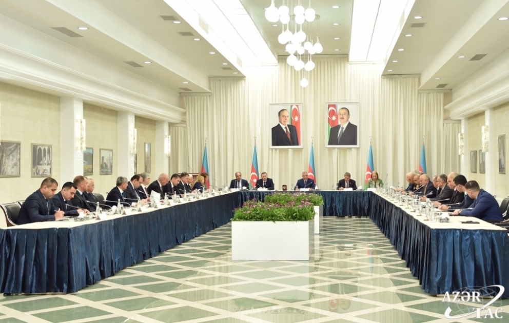 Dövlət Komissiyasının ötən dövr ərzində görülmüş işlərə və qarşıda duran vəzifələrə dair iclası keçirilib