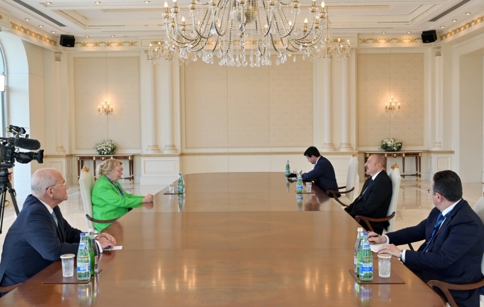 Präsident Ilham Aliyev empfängt Generaldirektorin von UN-Büro in Genf