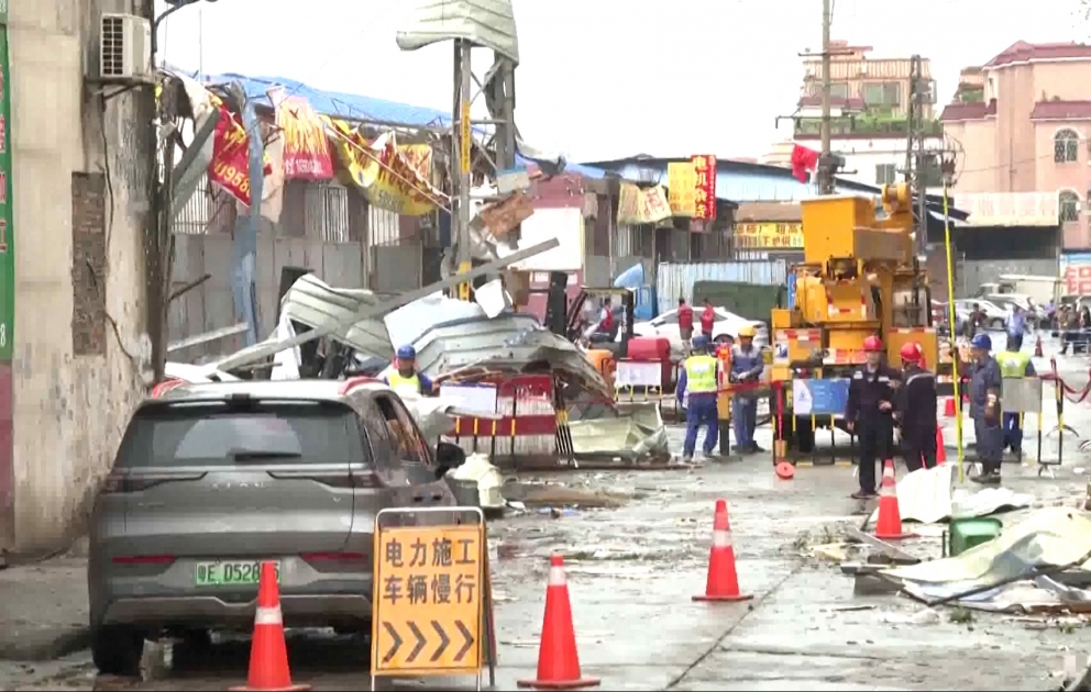 Çinin Quandon vilayətində tornado dağıntıya səbəb olub