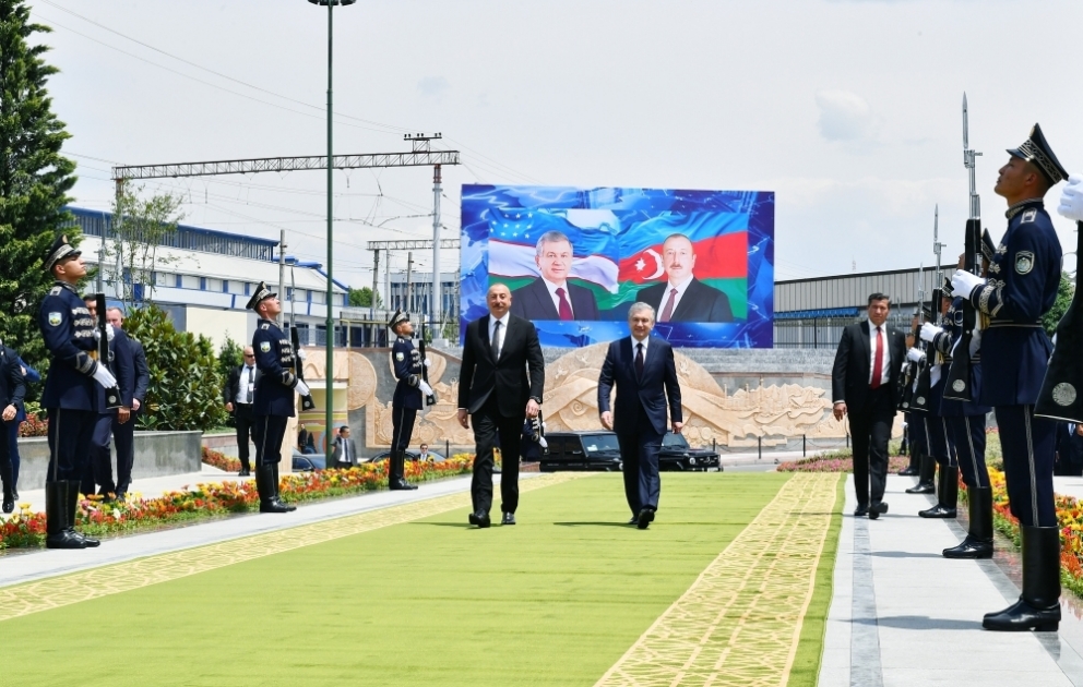 Azərbaycan Prezidenti İlham Əliyev və Özbəkistan Prezidenti Şavkat Mirziyoyev Daşkənddə Heydər Əliyev Meydanının açılış mərasimində iştirak ediblər