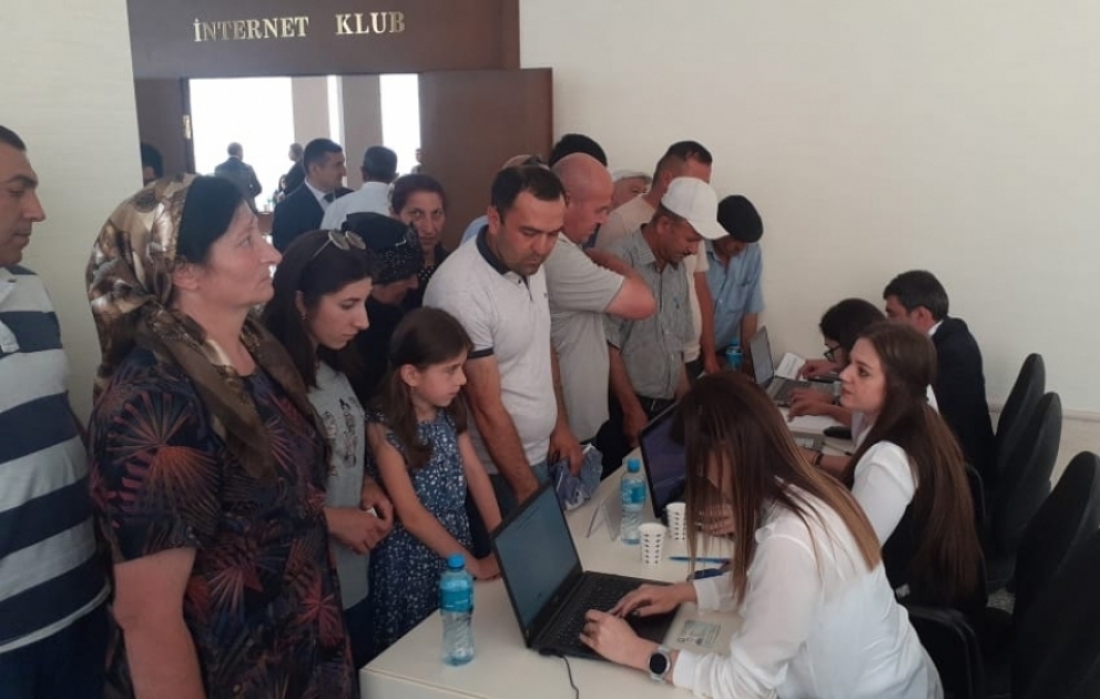 Qusarda əmək yarmarkası: 300-2000 manat əməkhaqqı ilə 400-dən çox iş yeri təqdim olunub