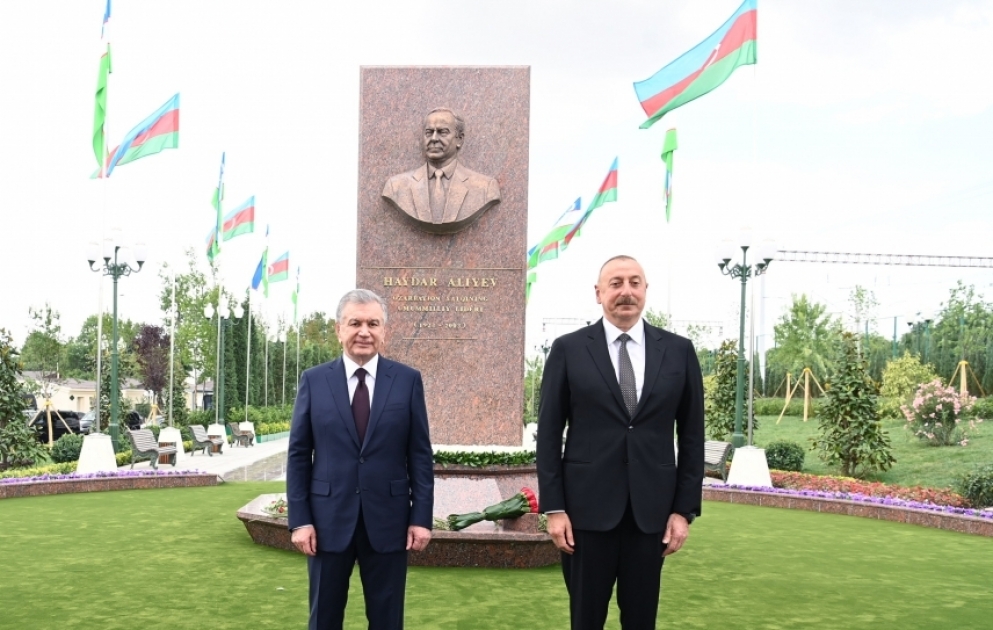 Les présidents azerbaïdjanais et ouzbek participent à l’inauguration de la Place Heydar Aliyev à Tachkent