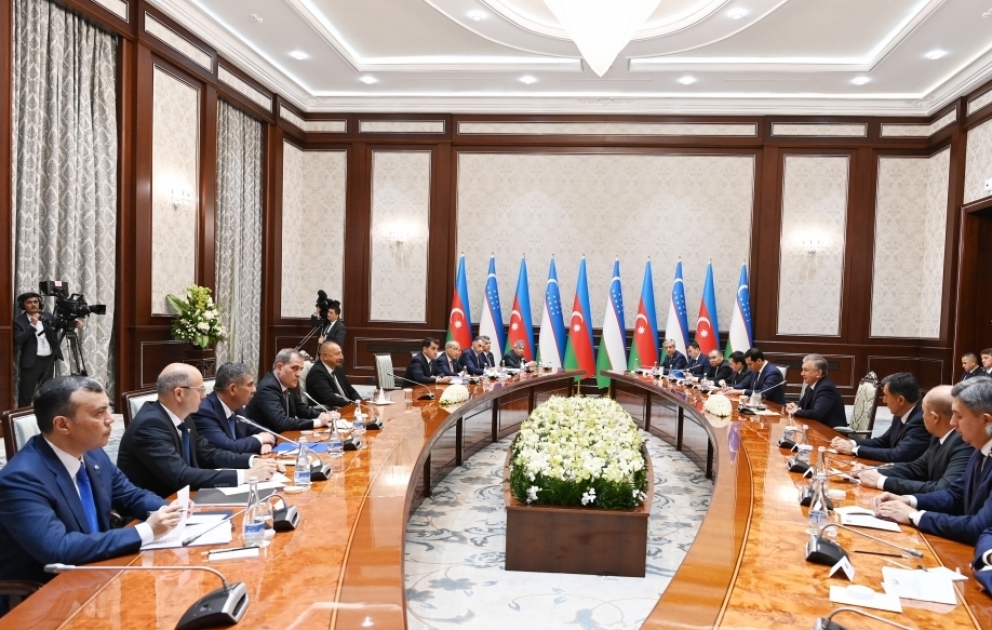 Präsidenten von Aserbaidschan und Usbekistan treffen sich im erweiterten Format