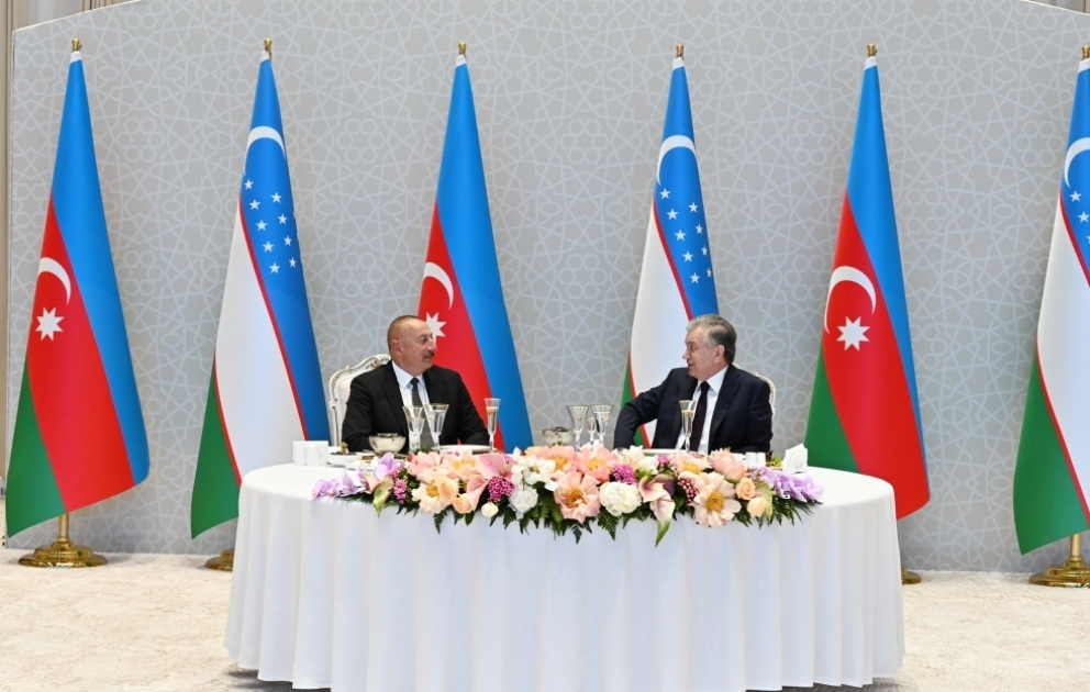 Gastmahl zu Ehren von Präsident Ilham Aliyev in Taschkent
