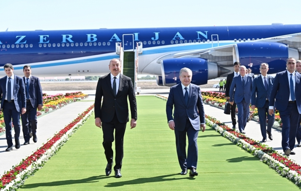Usbekistan: Präsident Ilham Aliyev in Urganch eingetroffen