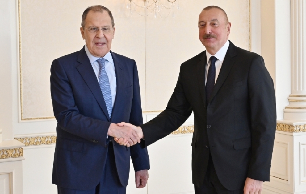 Präsident Ilham Aliyev empfängt russischen Außenminister
