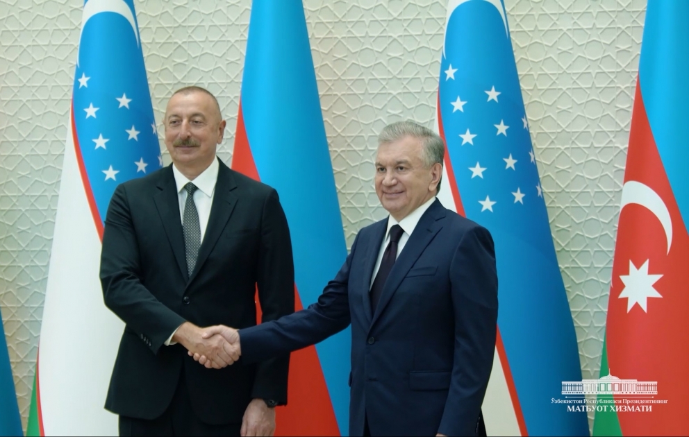 Özbəkistan Prezidentinin Mətbuat xidmətinin saytında 
Prezident İlham Əliyevin Özbəkistana dövlət səfərinə dair videoçarx yayımlanıb