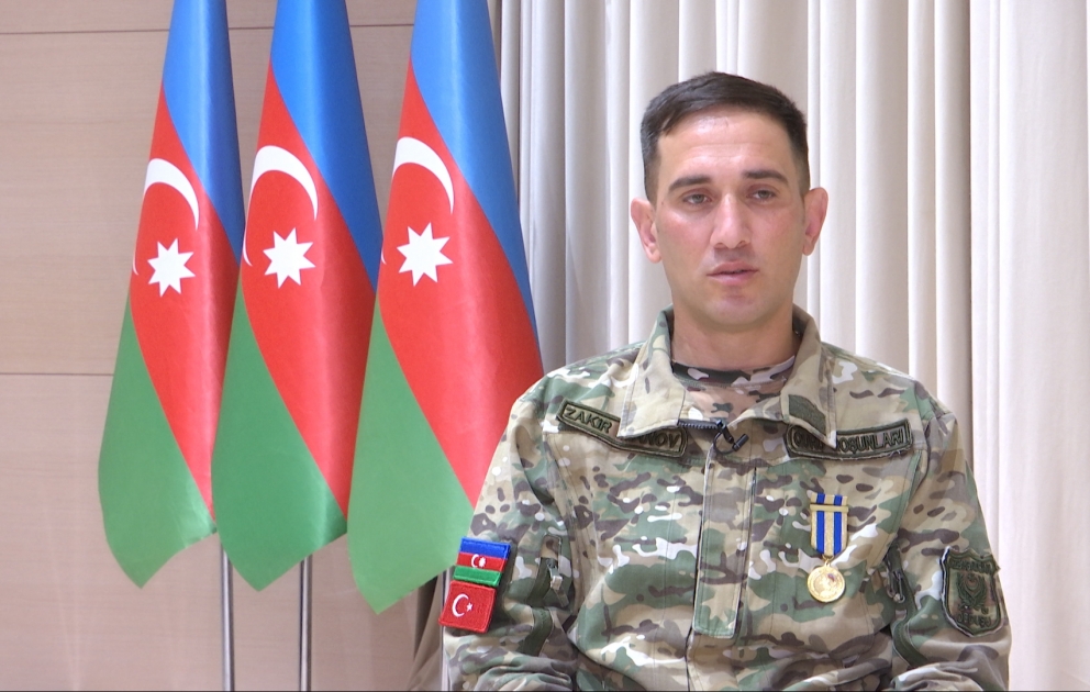 Düşmənin çənəsini ova-ova...