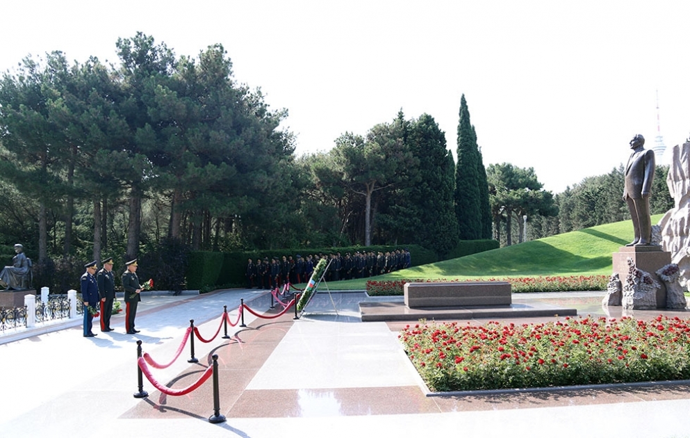 The leadership of the Ministry of Defense visited the Alley of Honors and the Second Alley of Shehids