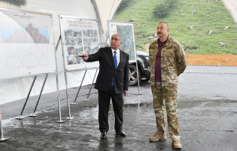 Prezident İlham Əliyev Göygöl rayonunda inşa edilən iki tunelin tikintisi ilə tanış olub