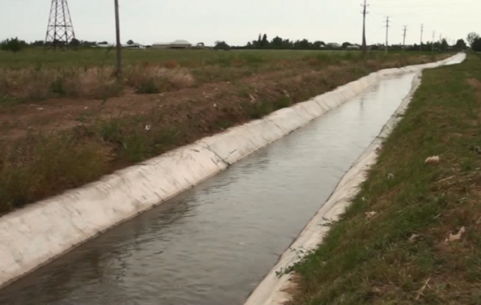 Beyləqanda əkin sahələrinin suvarılması üçün 1300 metr kanal beton üzlüyə alınıb
