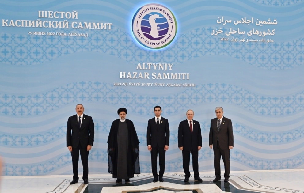 Achgabat accueille le VIe Sommet des chefs d’Etat des pays riverains de la mer Caspienne 
Le président azerbaïdjanais Ilham Aliyev participe au sommet