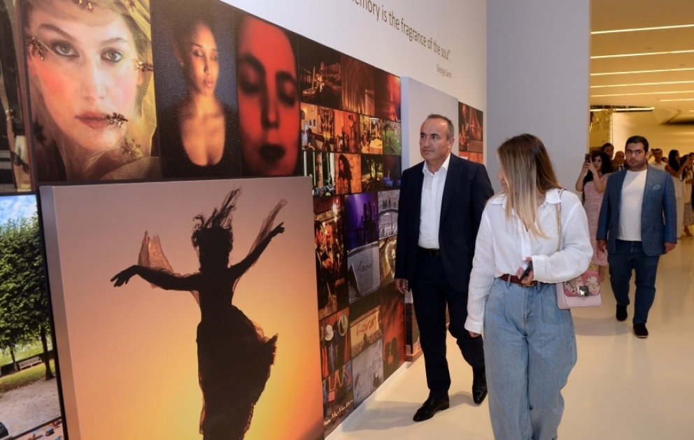 Heydər Əliyev Mərkəzində “Rezanın daxili Odisseyası” adlı fotosərgi açılıb