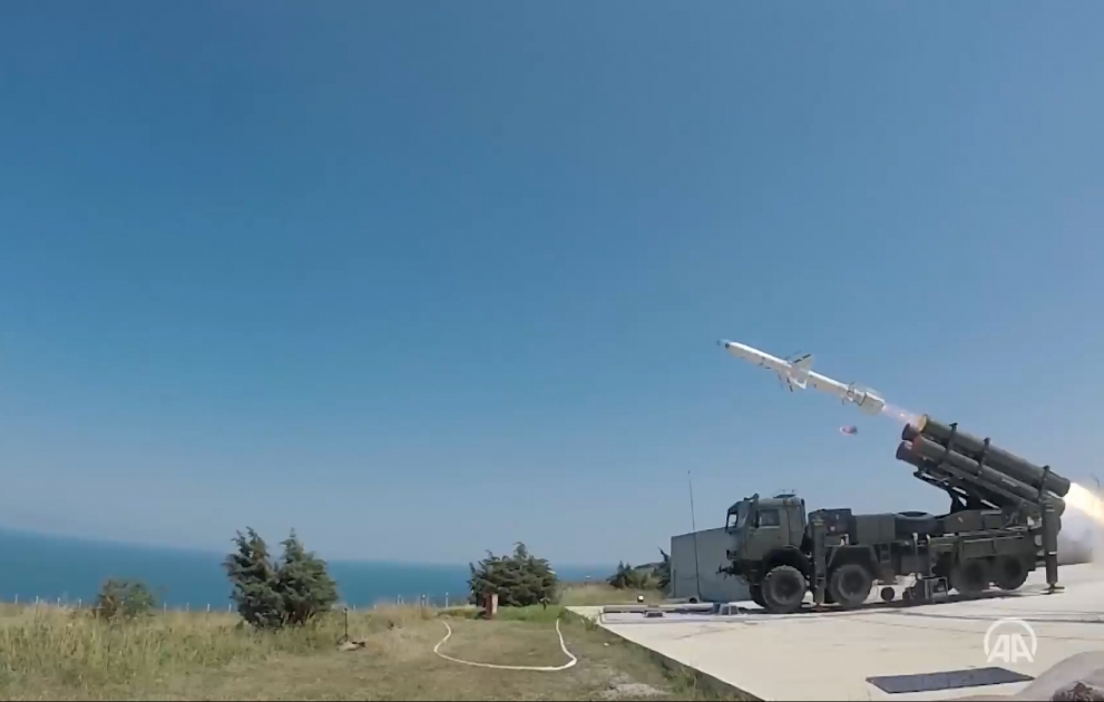 Türkiyənin Atmaca raketi ilk dəfə mobil idarə olunan raket sistemi ilə sınaqdan keçirilib