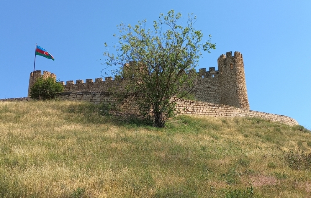 Şahbulaq qalası – əsrarəngiz gözəllikləri ilə seçilən tarixi məkan