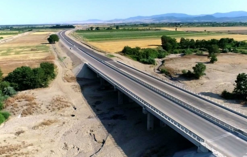 Продолжается строительство новой автомобильной дороги Баку-государственная граница с Российской Федерацией