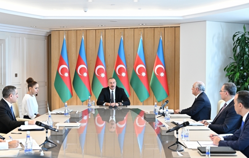 Prezident İlham Əliyev: Gələn ilin büdcəsində mən əsas istiqamət olaraq yenə də sosial siyasəti görürəm