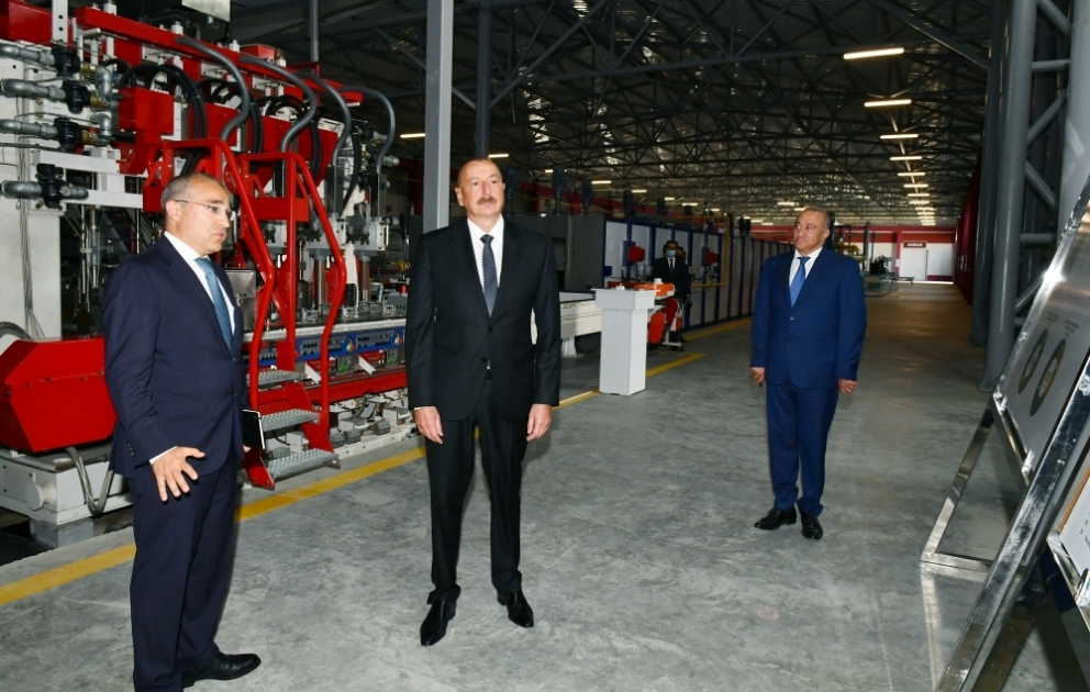 Präsident Ilham Aliyev zu Besuch in Sumgayit