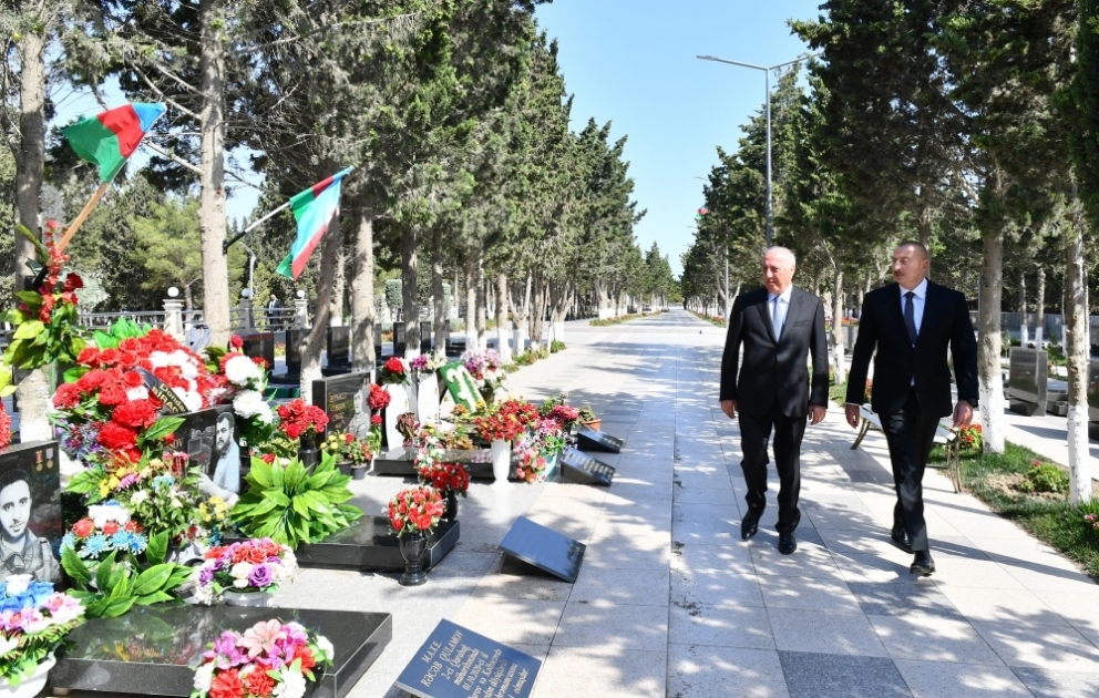 President Ilham Aliyev viewed repair and reconstruction works carried out in Alley of Martyrs in Sumgayit