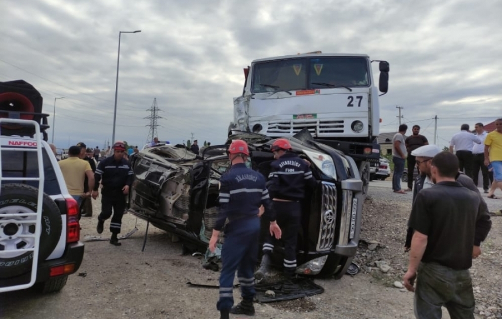 Xaçmazda iki maşın toqquşub, ölən və xəsarət alan var