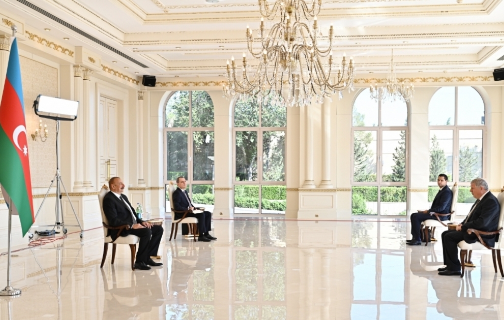 Prezident İlham Əliyev Slovakiyanın ölkəmizdə yeni təyin olunmuş səfirinin etimadnaməsini qəbul edib