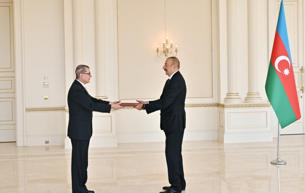 Präsident Ilham Aliyev nimmt Beglaubigungsschreiben des neu ernannten österreichischen Botschafters in Aserbaidschan entgegen