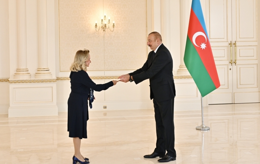 Prezident İlham Əliyev Panamanın Azərbaycanda yeni təyin olunmuş səfirinin etimadnaməsini qəbul edib
