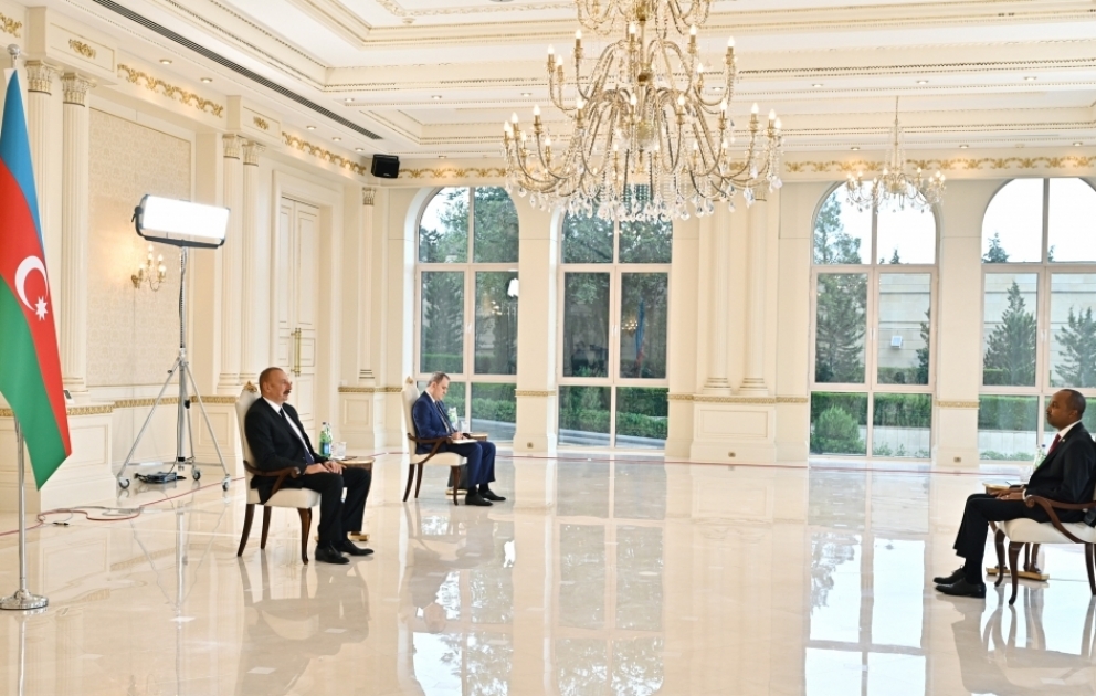 Neuer Botschafter der Ruanda überreicht Präsident Ilham Aliyev sein Beglaubigungsschreiben
