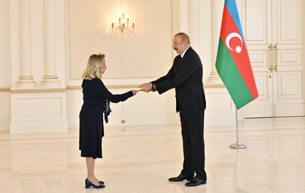 Президент Ильхам Алиев принял верительные грамоты новоназначенного посла Панамы в Азербайджане