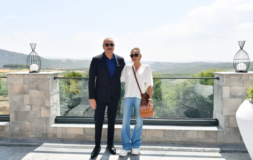 Präsident Ilham Aliyev und die First Lady Mehriban Aliyeva weihen Hotel “Basqal Resort & Spa“ in Ismayilli ein