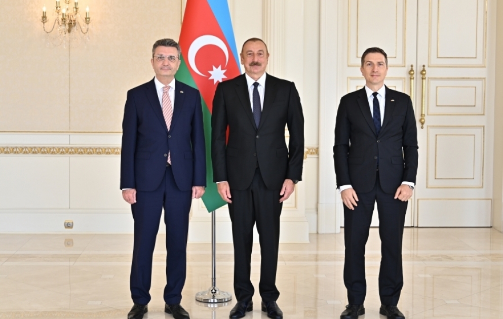 Le président de la République reçoit les lettres de créance du nouvel ambassadeur d’Allemagne en Azerbaïdjan