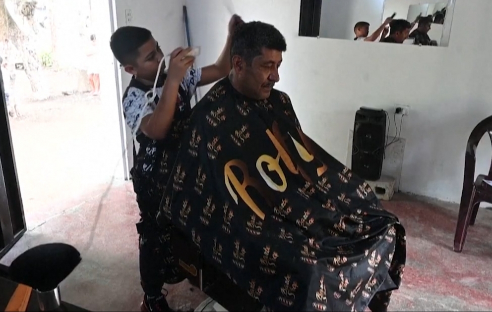Hondurasda 12 yaşlı bərbər