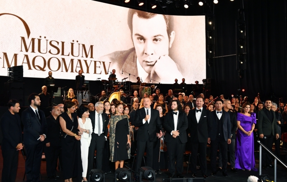Soirée dédiée à la mémoire du chanteur de renommée mondiale Muslum Magomaïev 
 Le président Ilham Aliyev et la première dame Mehriban Aliyeva assistent à la soirée