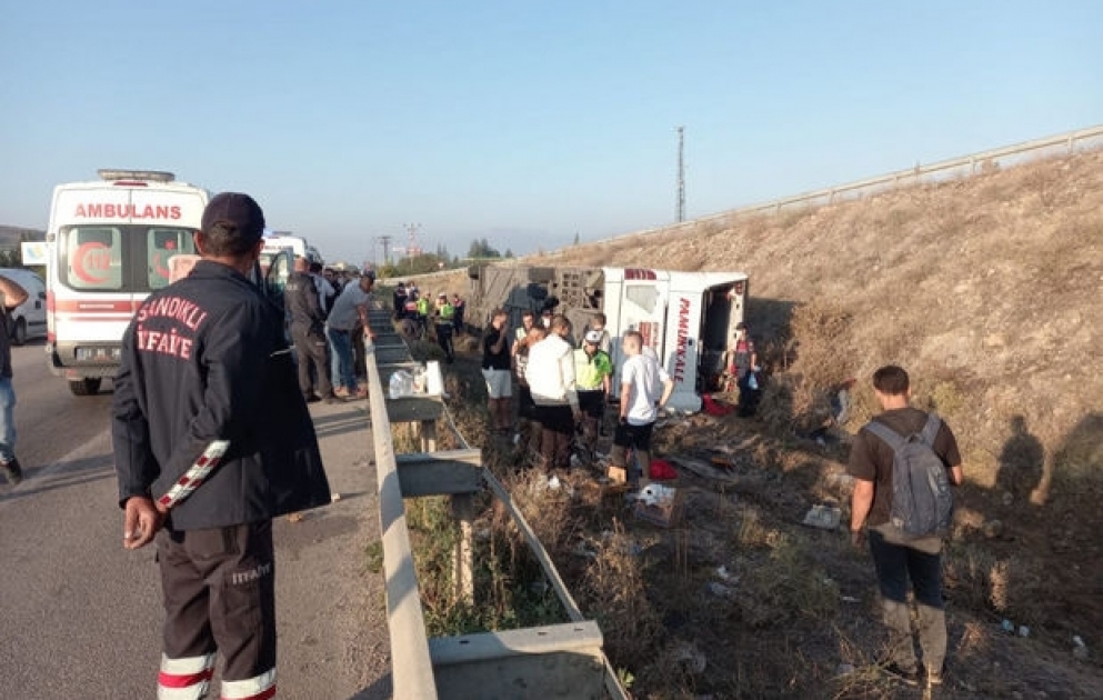 Türkiyədə çağırışçıları aparan avtobus aşdı