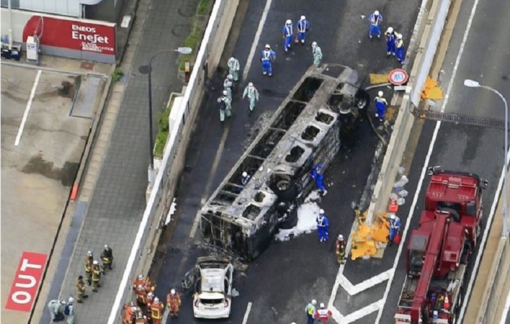 2 dead, 7 injured as bus overturns, catches fire on Nagoya Expressway